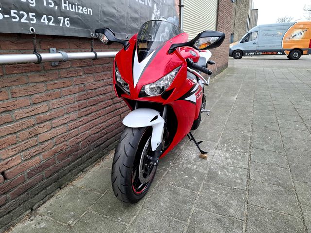 honda - cbr-1000-rr-fireblade-c-abs