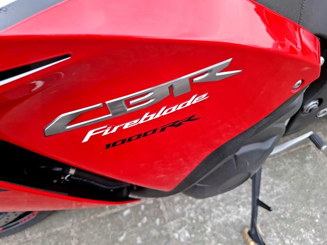 honda - cbr-1000-rr-fireblade-c-abs