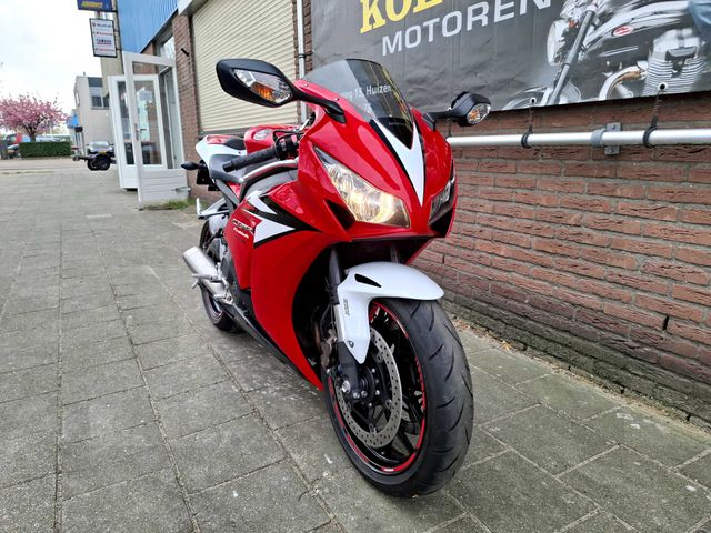 honda - cbr-1000-rr-fireblade-c-abs