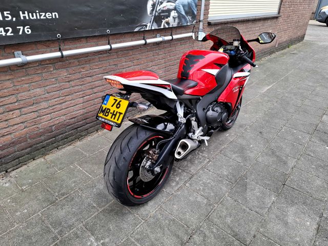 honda - cbr-1000-rr-fireblade-c-abs