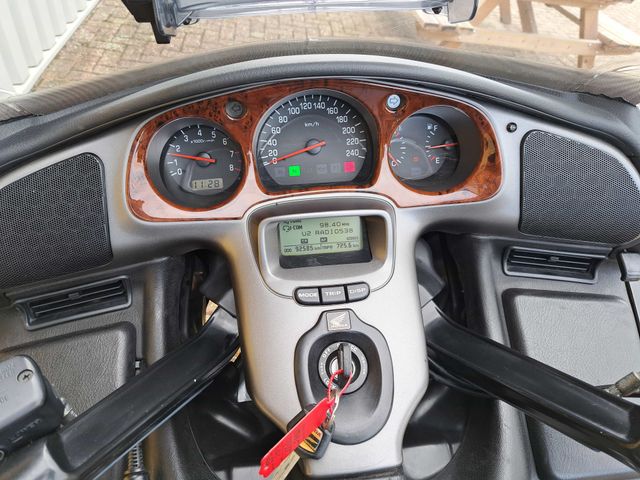 honda - gl-1800-goldwing-abs