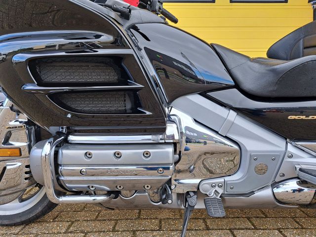 honda - gl-1800-goldwing-abs