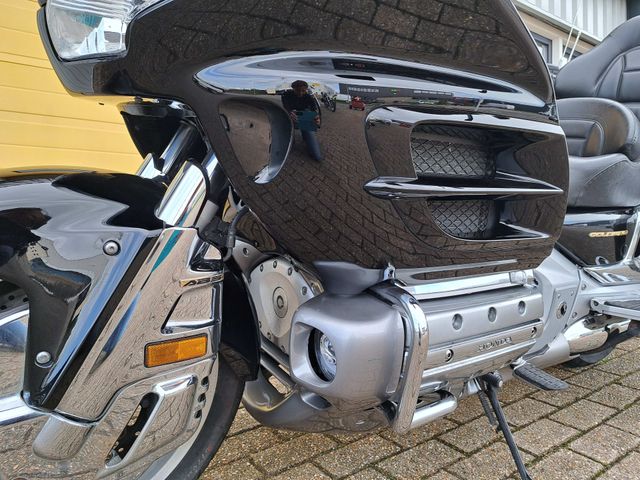 honda - gl-1800-goldwing-abs