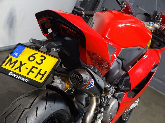 ducati - panigale-v2-s