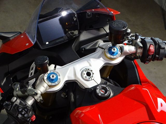 ducati - panigale-v2-s