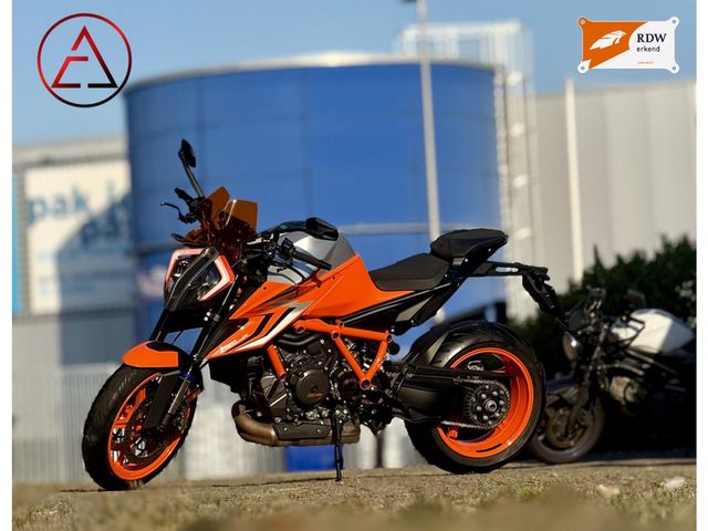 ktm - 1290-super-duke-r-evo