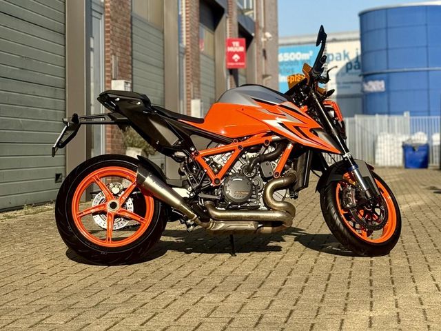 ktm - 1290-super-duke-r-evo