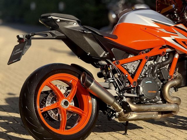 ktm - 1290-super-duke-r-evo