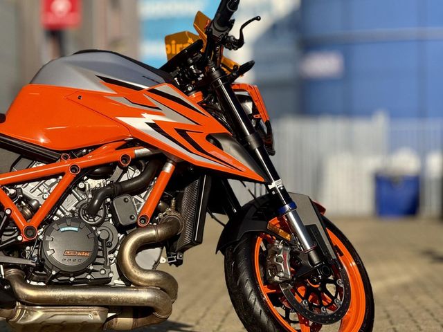 ktm - 1290-super-duke-r-evo