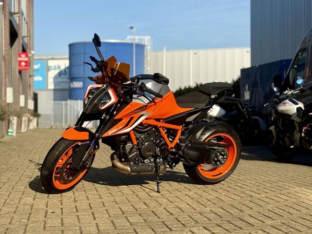 ktm - 1290-super-duke-r-evo