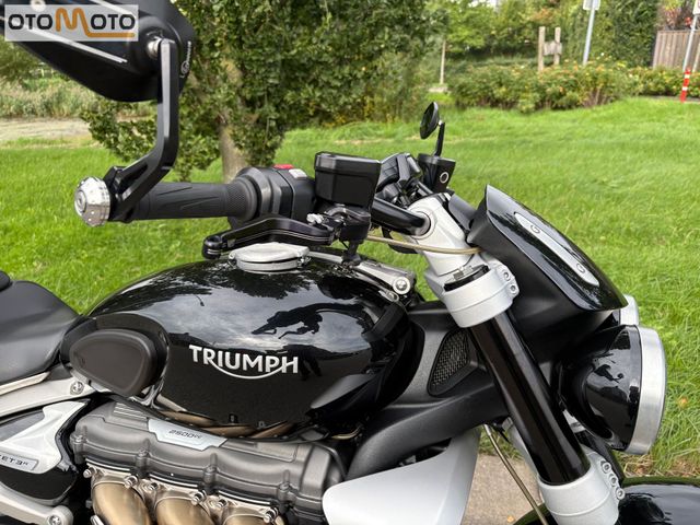 triumph - rocket-iii-r