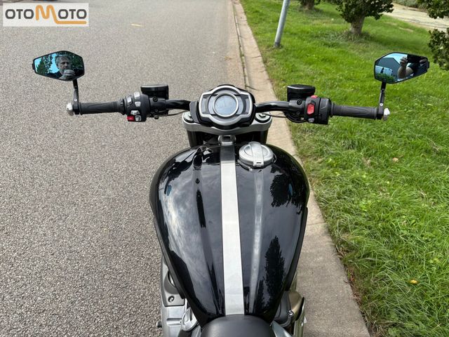 triumph - rocket-iii-r