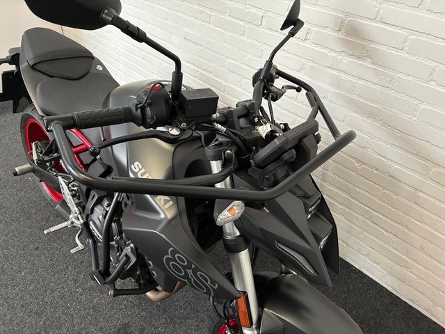 suzuki - gsx-8s