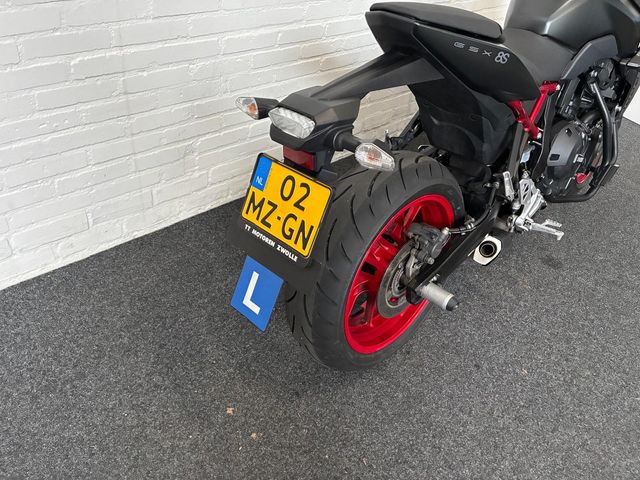 suzuki - gsx-8s