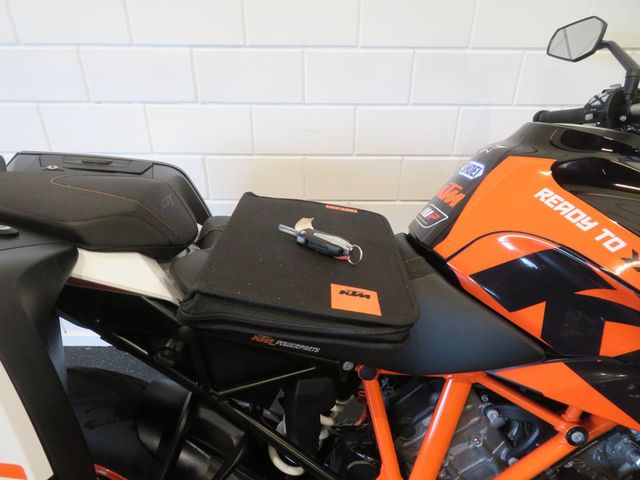 ktm - 1290-super-duke-gt