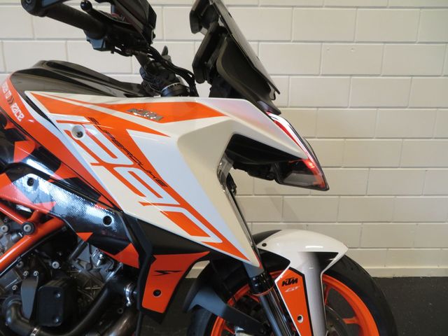 ktm - 1290-super-duke-gt