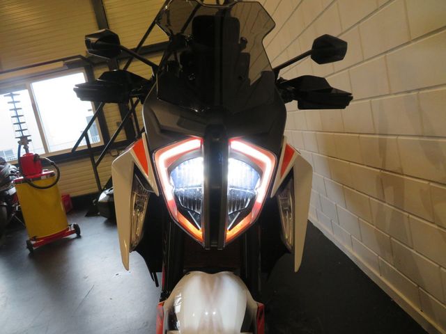 ktm - 1290-super-duke-gt