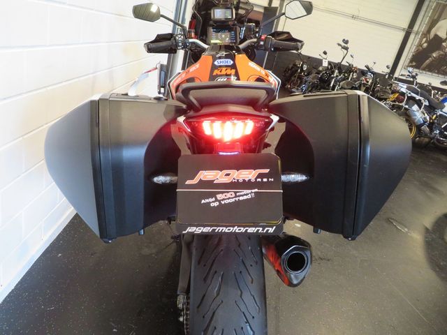 ktm - 1290-super-duke-gt