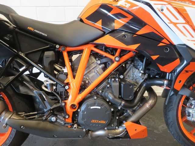 ktm - 1290-super-duke-gt