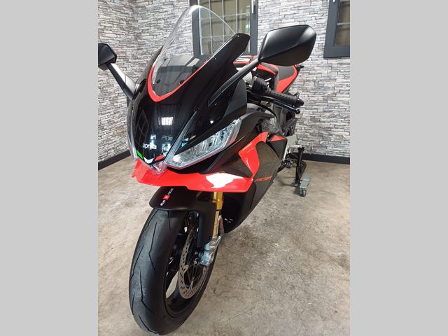 aprilia - rsv-4-1100-factory