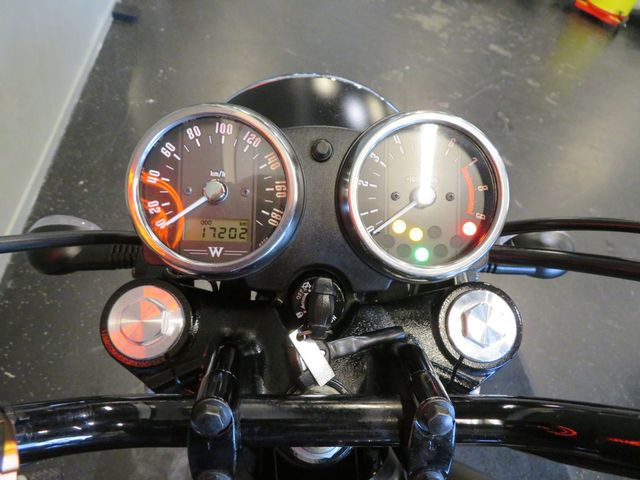 kawasaki - w800-special-edition