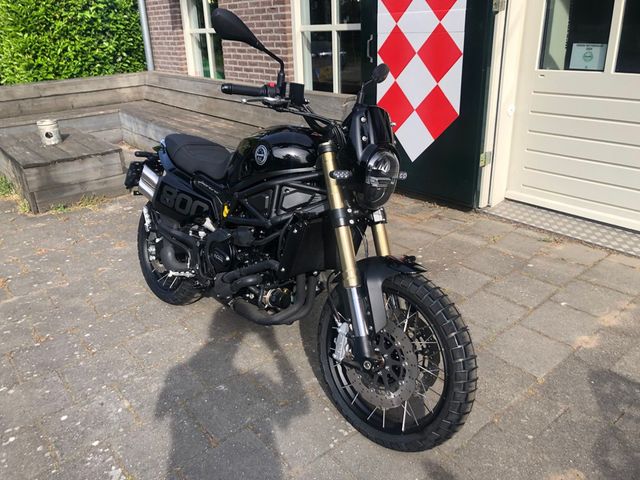 benelli - leoncino-800-trail