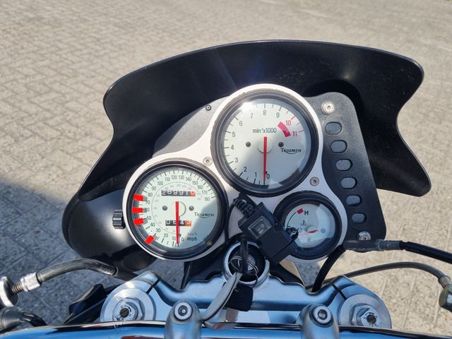 triumph - 955-i-speed-triple