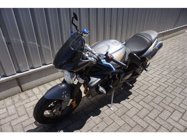 triumph - street-triple-r