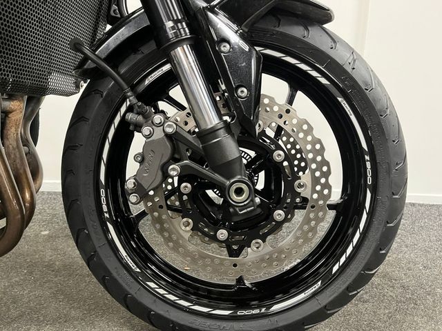 kawasaki - z900