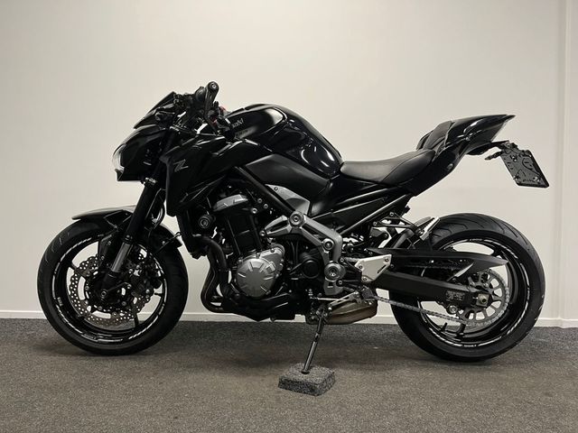 kawasaki - z900