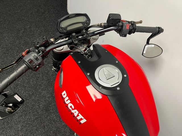 ducati - monster-696