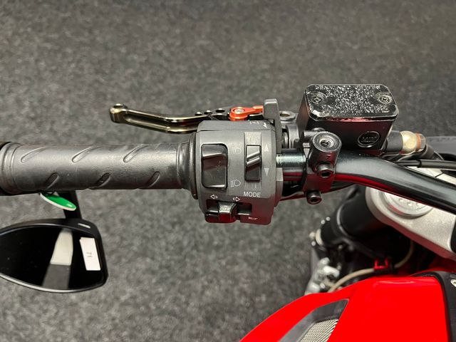 ducati - monster-696