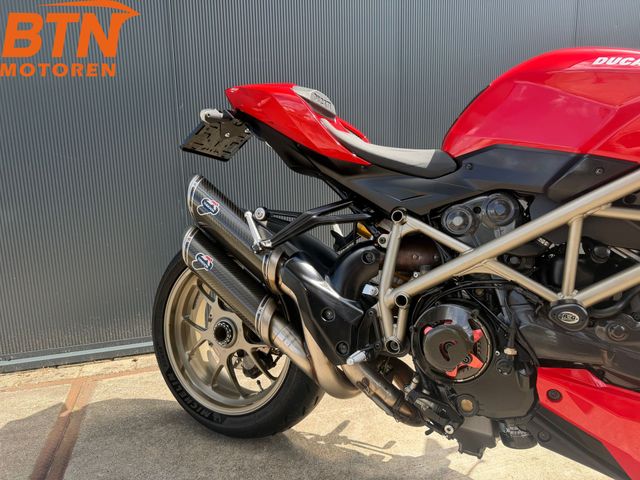 ducati - streetfighter--s-1098