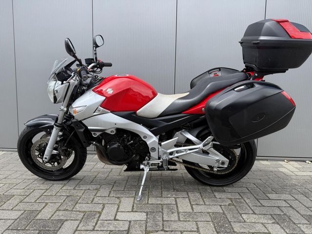 suzuki - gsr-600