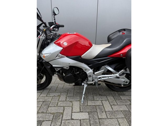 suzuki - gsr-600