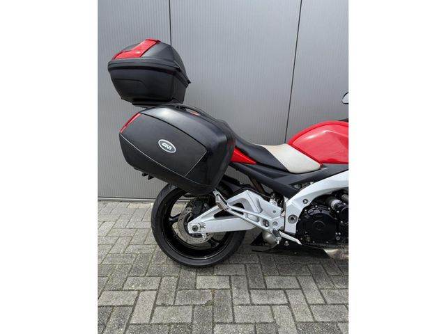 suzuki - gsr-600