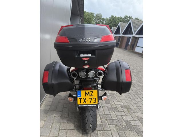 suzuki - gsr-600