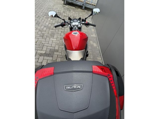 suzuki - gsr-600