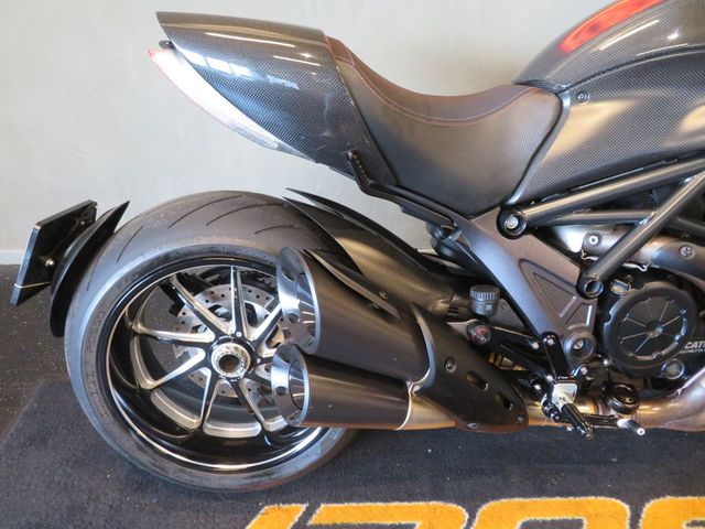 ducati - diavel-carbon