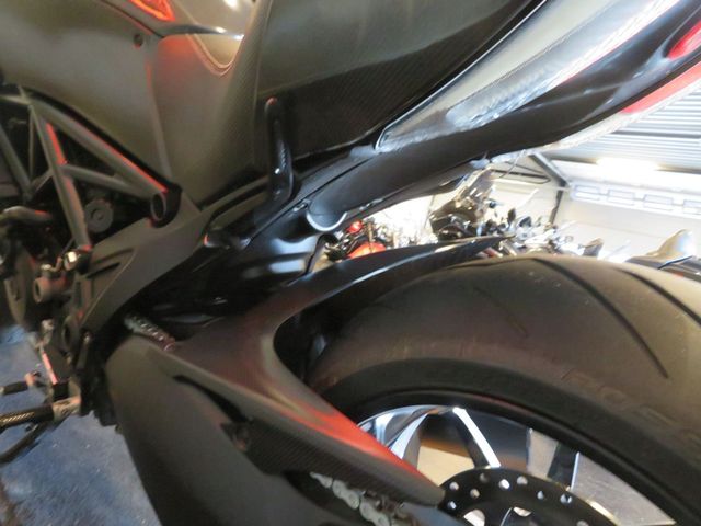ducati - diavel-carbon