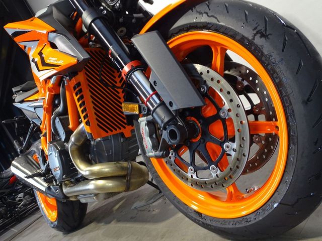ktm - 1290-super-duke-r