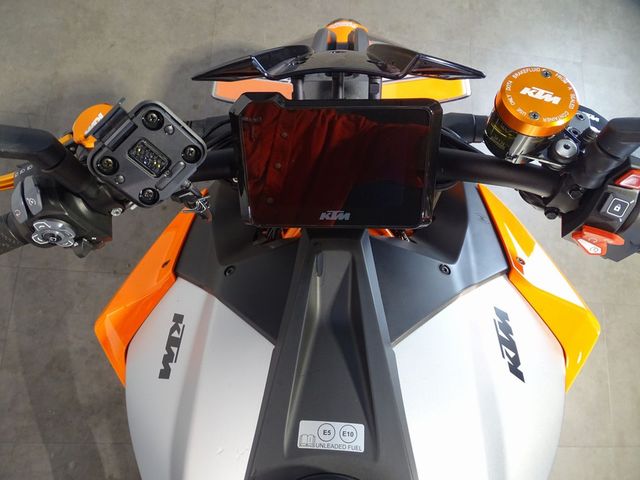 ktm - 1290-super-duke-r