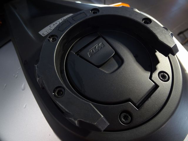 ktm - 1290-super-duke-r