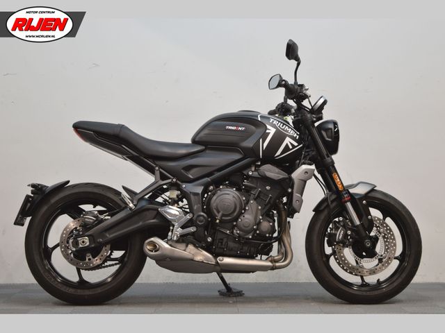 triumph - trident-660