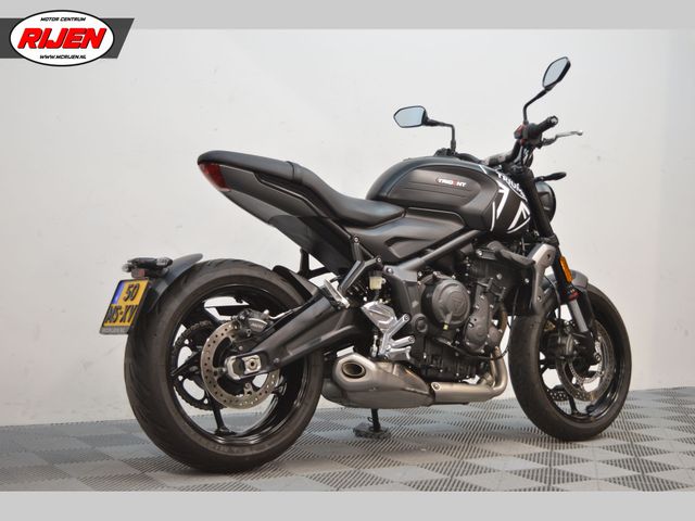 triumph - trident-660