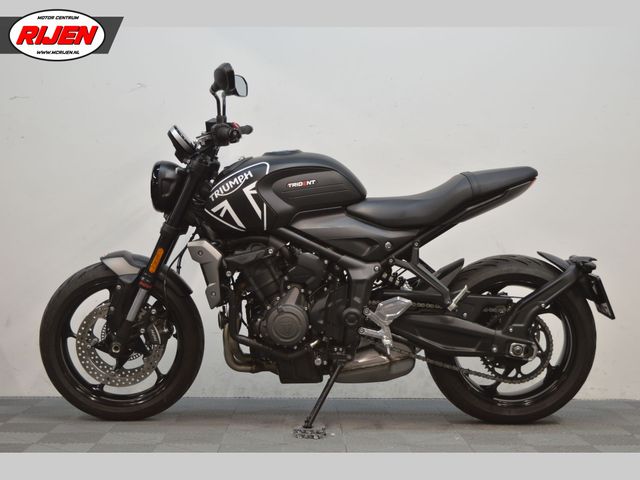 triumph - trident-660