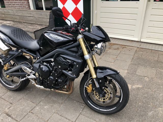triumph - street-triple-675