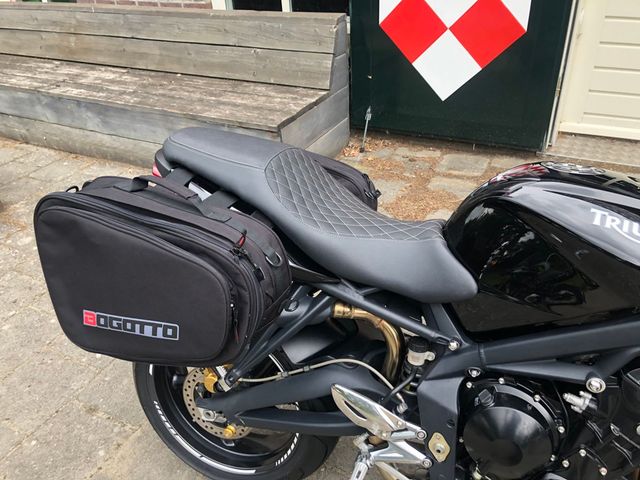 triumph - street-triple-675
