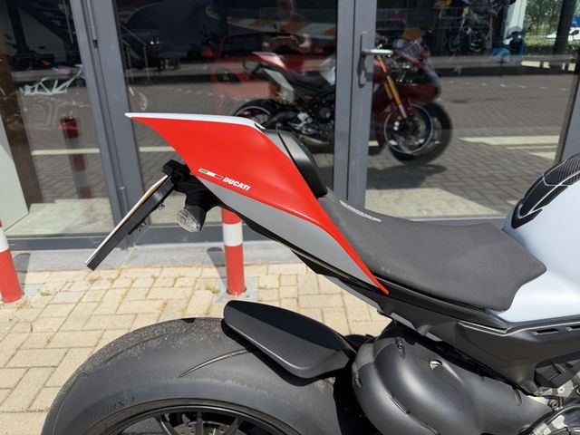 ducati - panigale-v4-s-corse