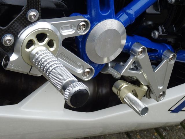 bmw - hp-2-sport